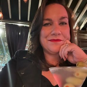 Meet your Posher, Thea